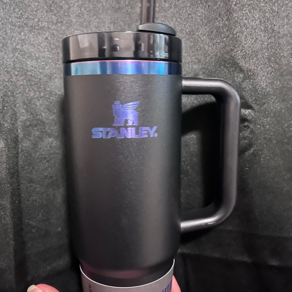 🖤🦄Stanley Black Chroma! 30 0Z last one!! - Picture 4 of 8